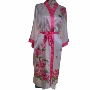 Tam Vintage Robe One Size White Pink Roses Knee Length